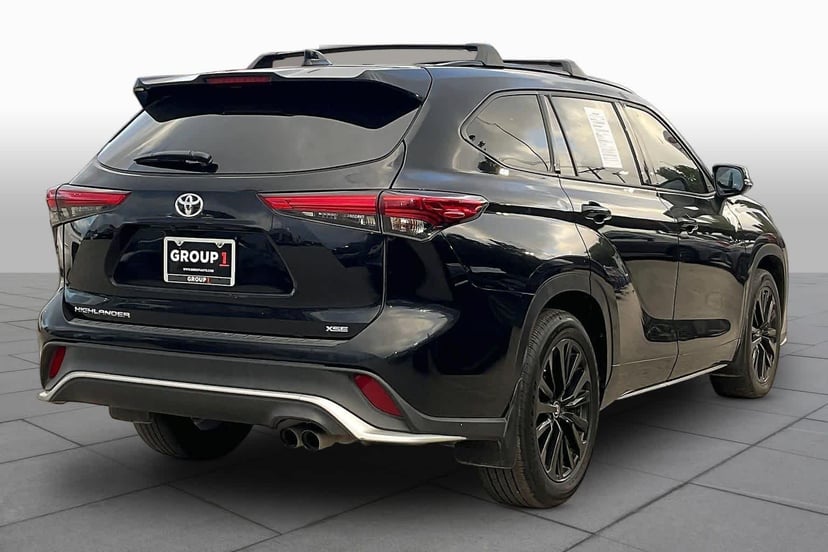 2023 Toyota Highlander - Image 3