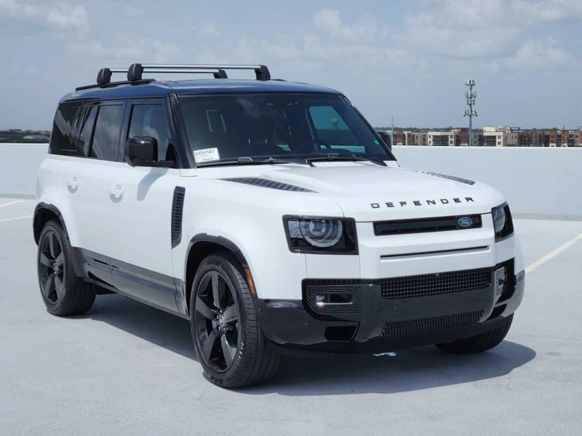 2025 Land Rover Defender - Image 2