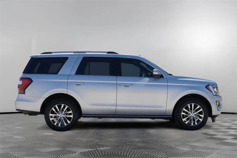2018 Ford Expedition - Image 2