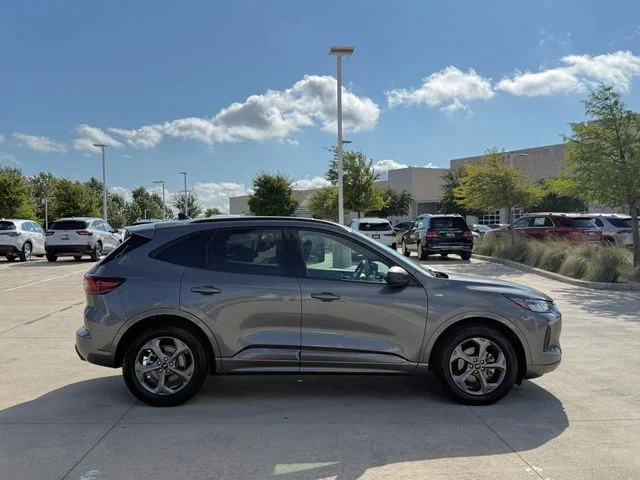 2024 Ford Escape - Image 3