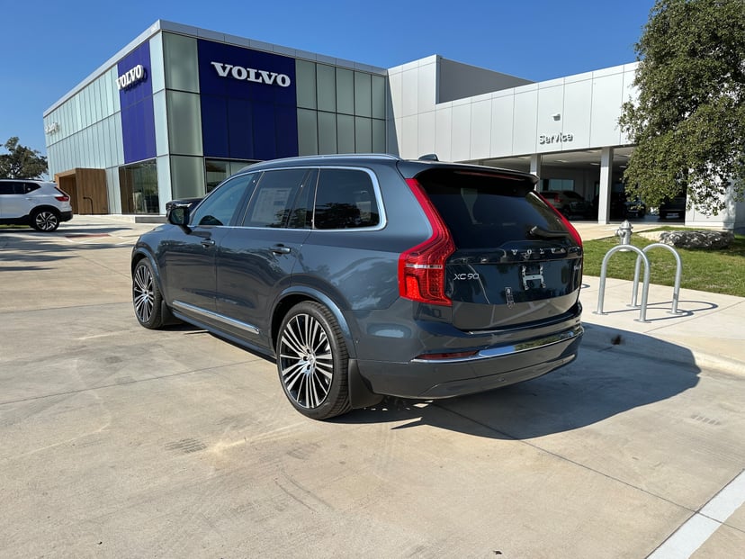 2025 Volvo XC90 - Image 1