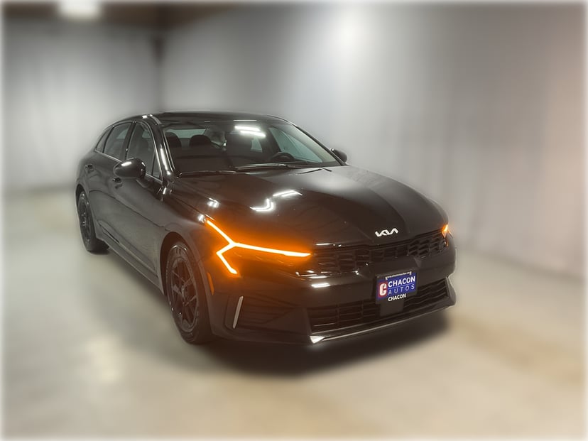 2025 Kia K5 - Image 1