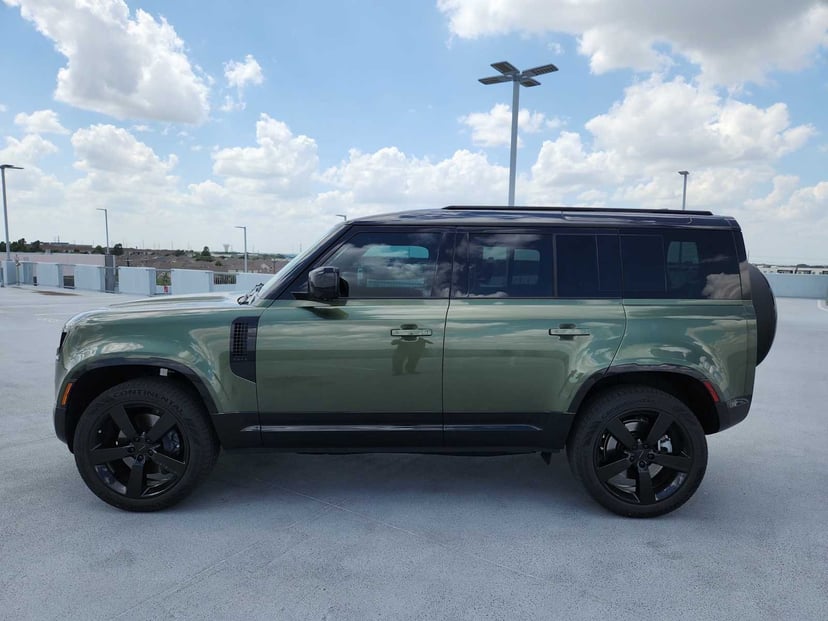 2026 Land Rover Defender - Image 2