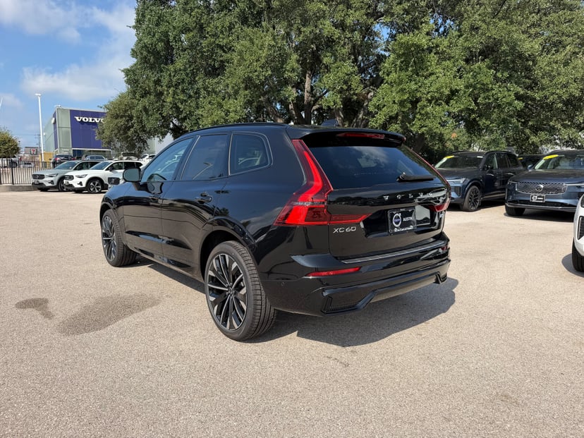 2026 Volvo XC60 - Image 3
