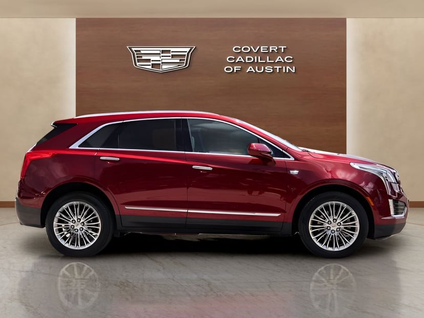 2017 Cadillac XT5 - Image 2