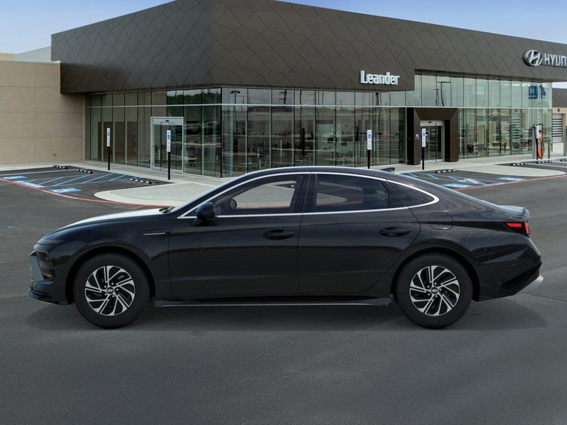 2026 Hyundai Sonata Hybrid - Image 3