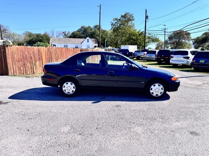1998 Mazda Protege - Image 2