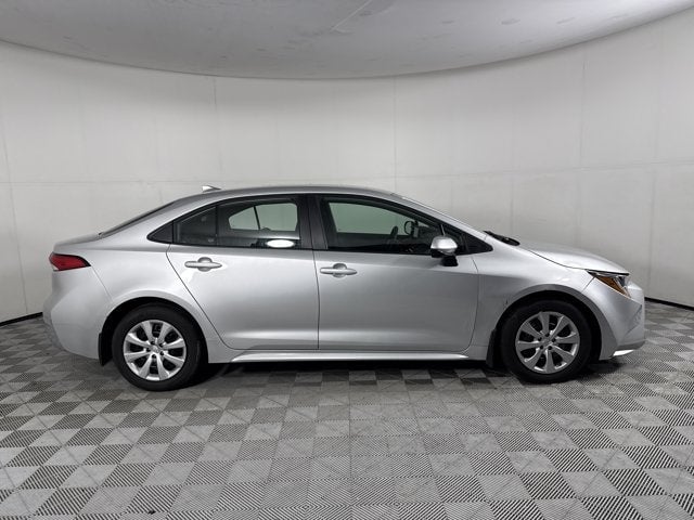 2025 Toyota Corolla - Image 2