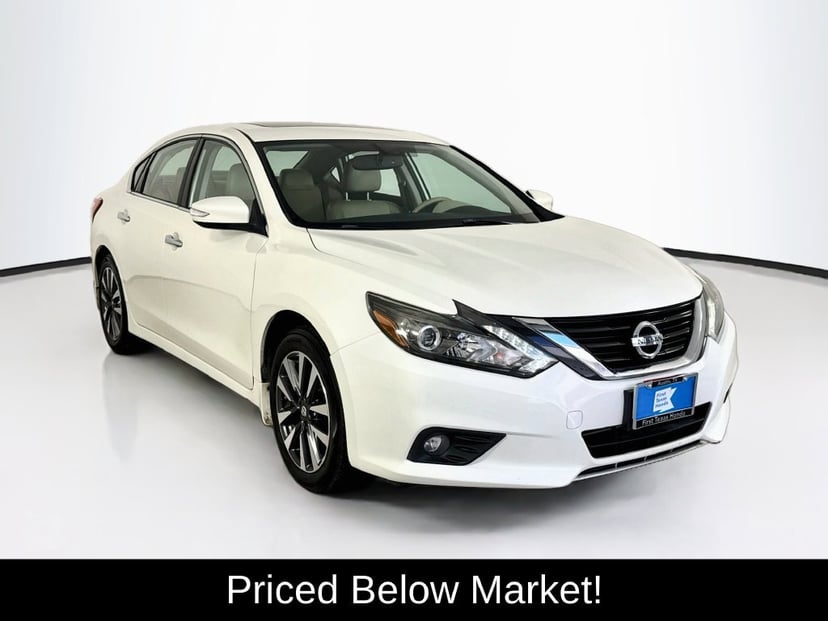 2017 Nissan Altima - Image 1