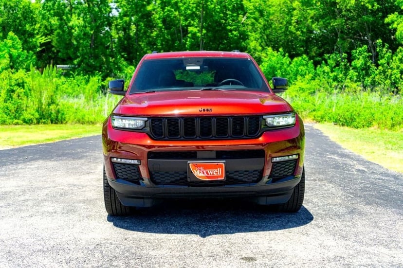 2025 Jeep Grand Cherokee L - Image 2