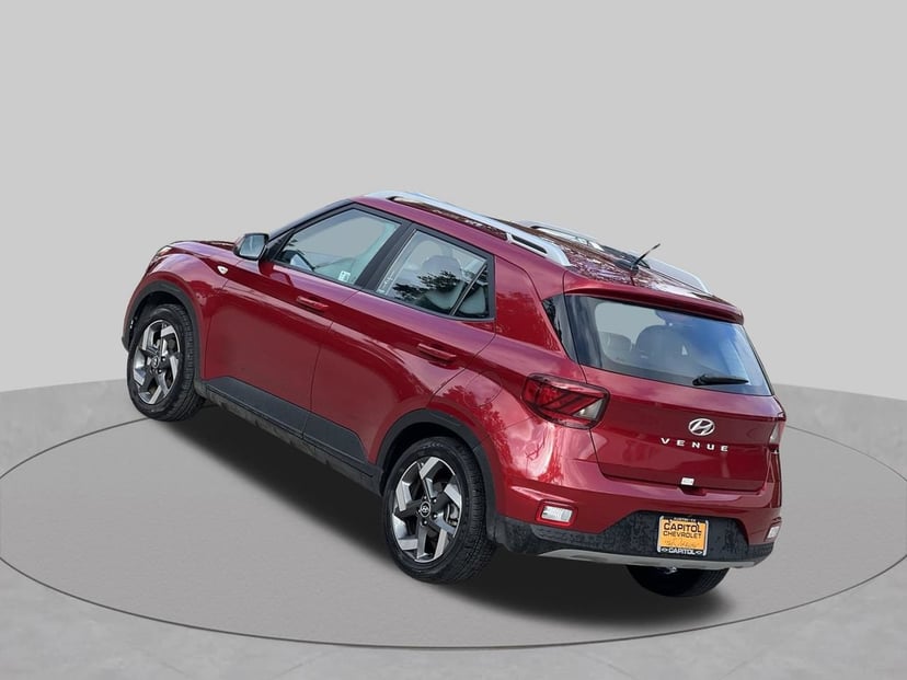 2025 Hyundai Venue - Image 2