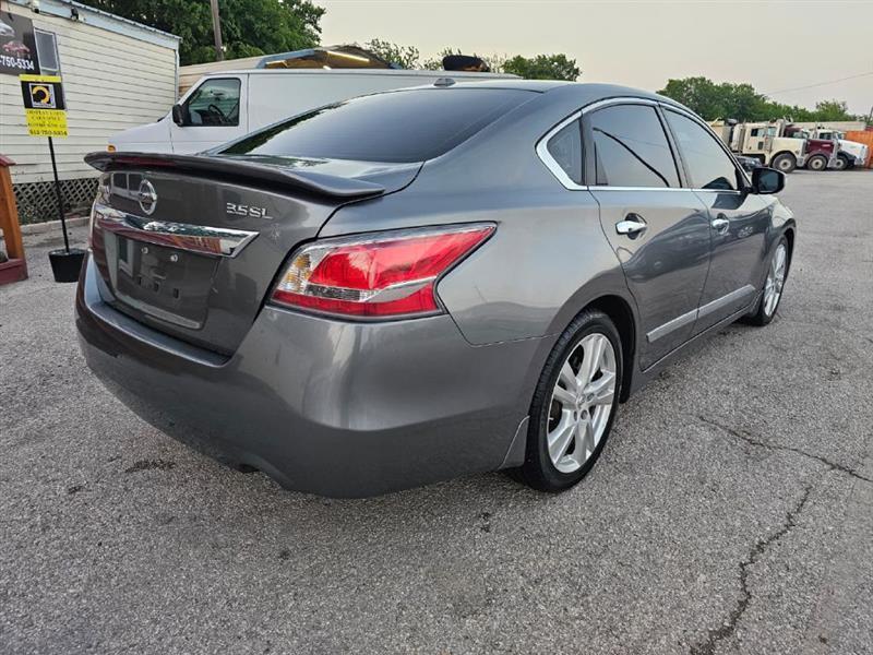 2015 Nissan Altima - Image 3