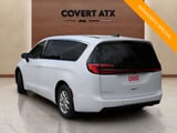 2027 Chrysler Pacifica - Preview 3