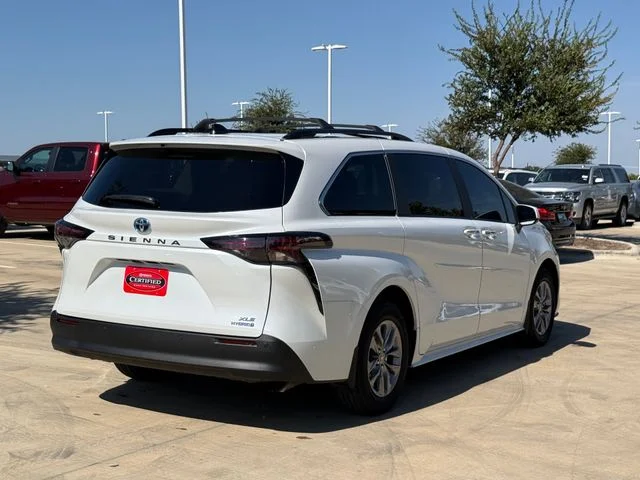 2024 Toyota Sienna - Image 2
