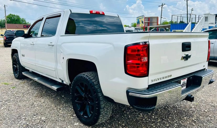 2017 Chevrolet Silverado 1500 Crew Cab - Image 3