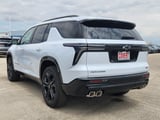 2027 Chevrolet Traverse - Preview 3