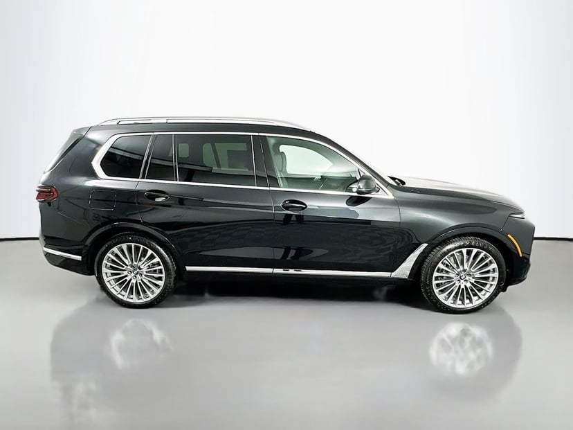 2026 BMW X7 - Image 2