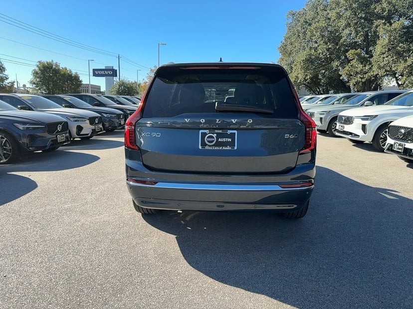 2026 Volvo XC90 - Image 3