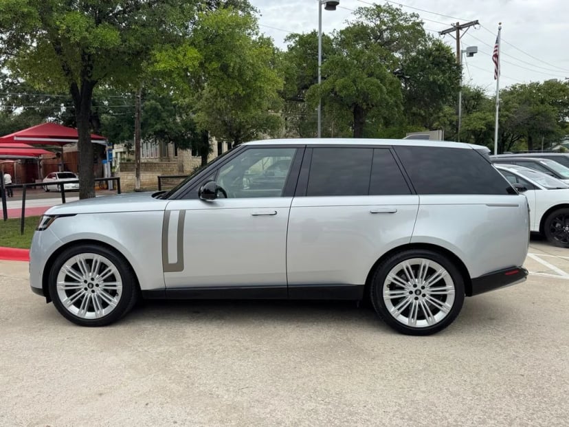 2023 Land Rover Range Rover - Image 2