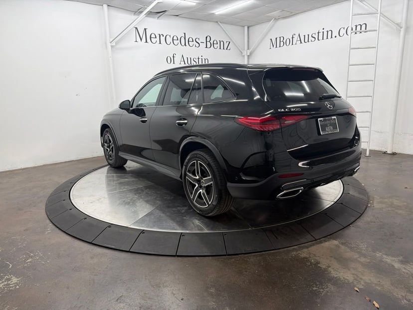 2026 Mercedes-Benz GLC - Image 2