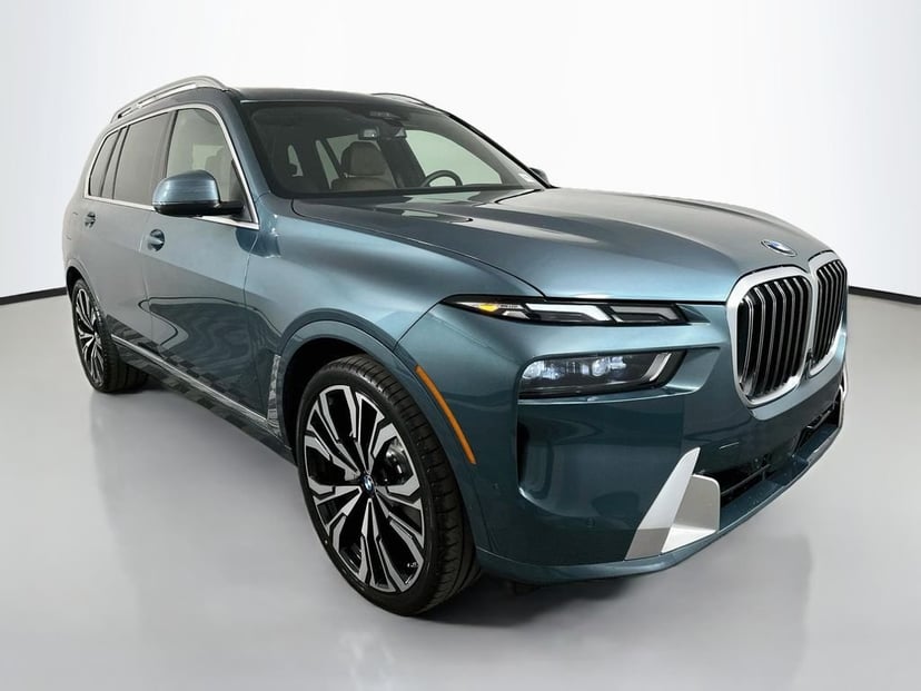 2027 BMW X7 - Image 1