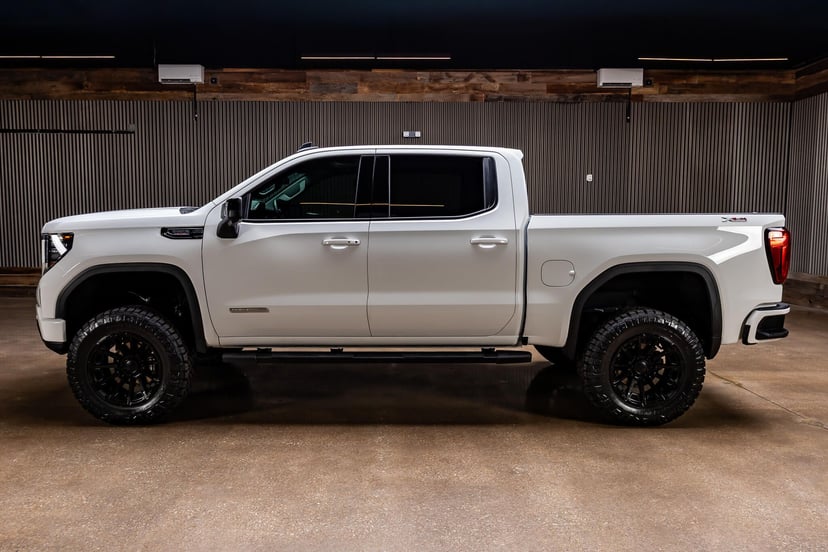 2026 GMC Sierra 1500 - Image 2