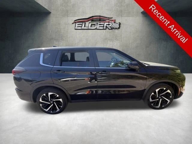 2024 Mitsubishi Outlander - Image 3