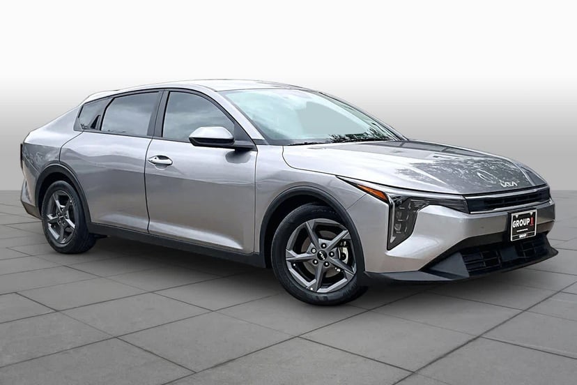 2025 Kia K4 - Image 1
