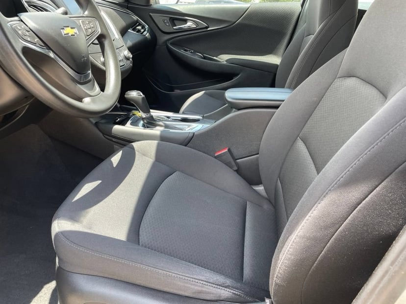 2016 Chevrolet Malibu - Image 3