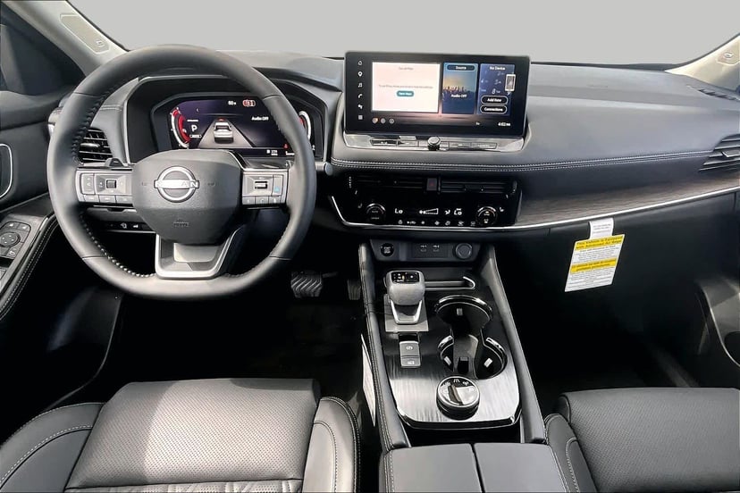 2026 Nissan Rogue - Image 2