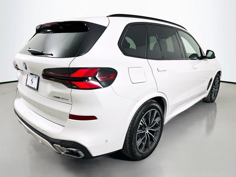 2026 BMW X5 - Image 3