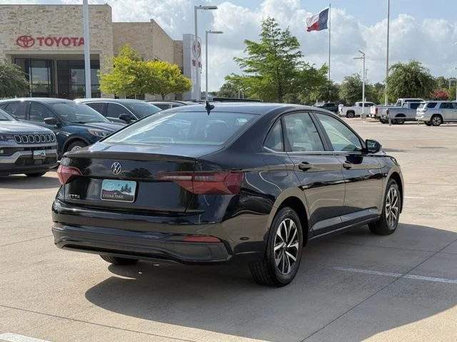 2024 Volkswagen Jetta - Image 2