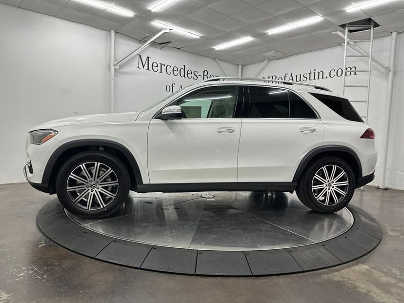 2026 Mercedes-Benz GLE - Image 2