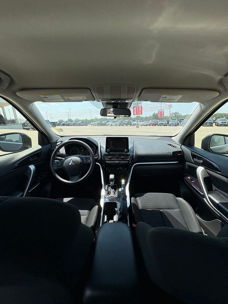 2025 Mitsubishi Eclipse Cross - Image 3