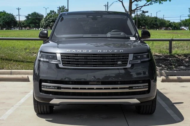 2026 Land Rover Range Rover - Image 2