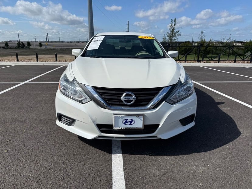 2017 Nissan Altima - Image 3