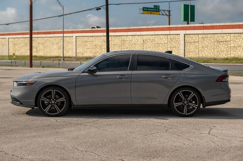 2025 Honda Accord Hybrid - Image 2