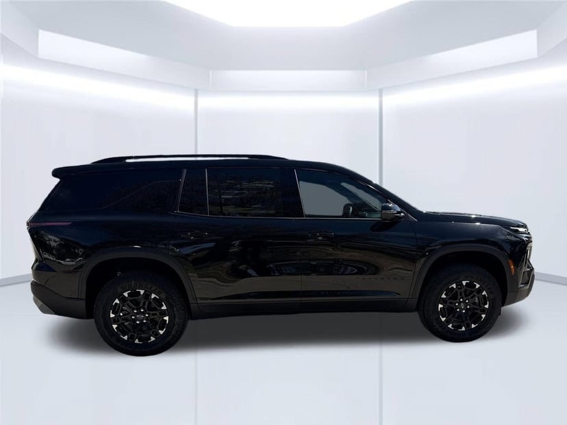 2027 Chevrolet Traverse - Image 1