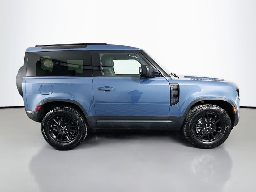 2023 Land Rover Defender - Image 2