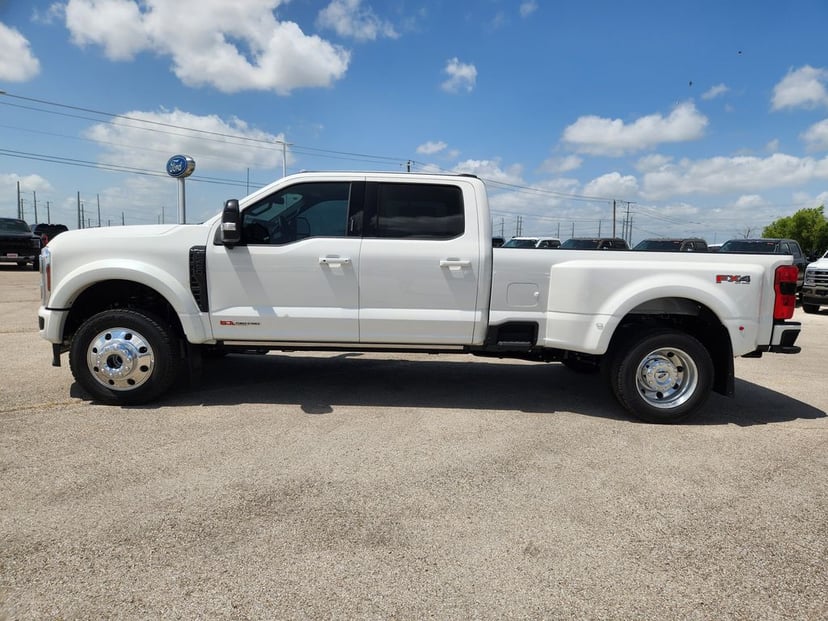2026 Ford F-450 - Image 2