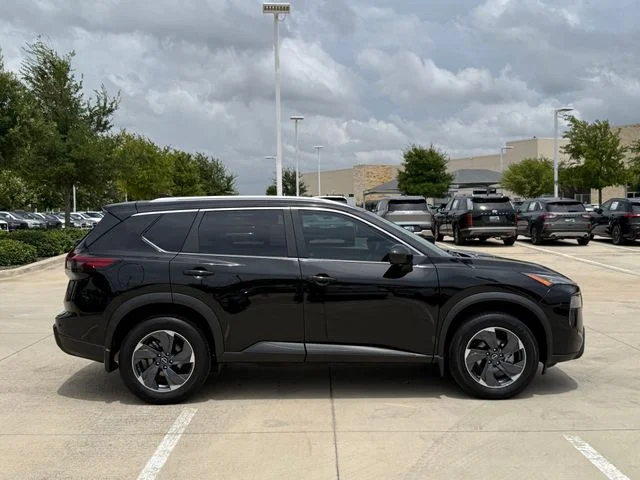 2026 Nissan Rogue - Image 3