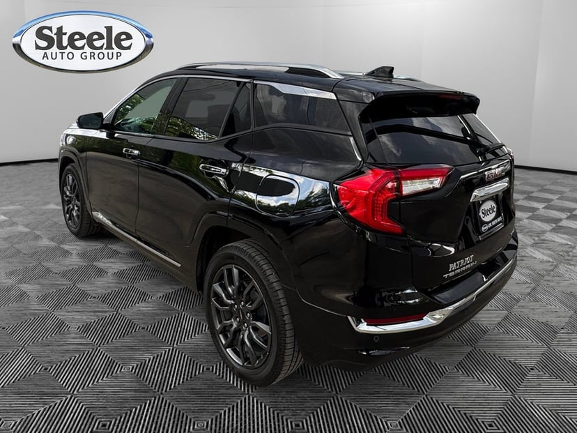 2024 GMC Terrain - Image 3