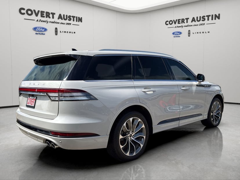 2021 Lincoln Aviator - Image 2
