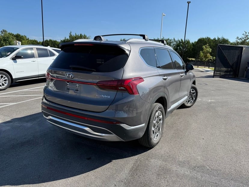2022 Hyundai Santa Fe - Image 3