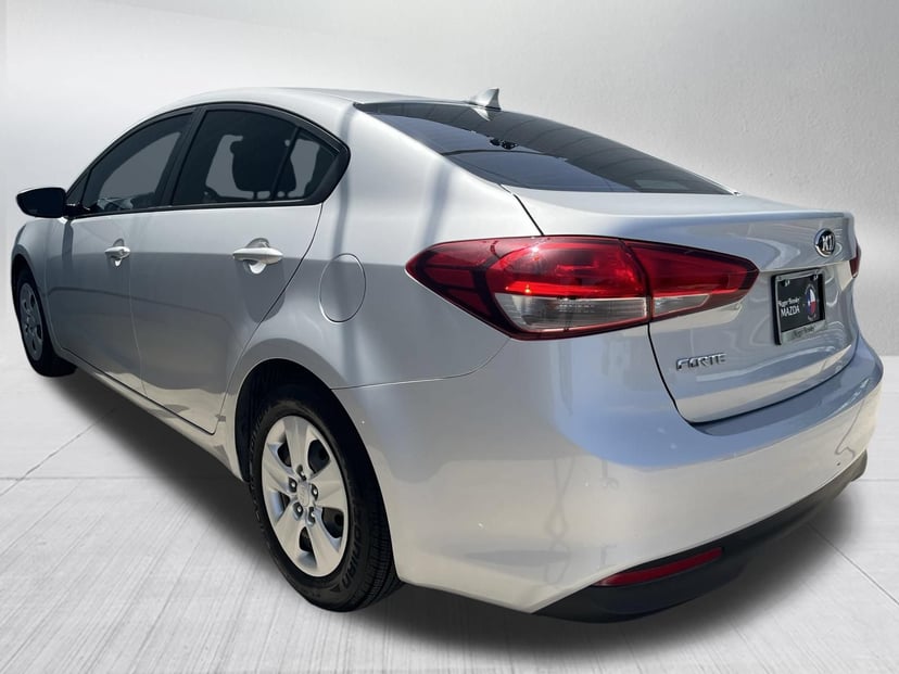 2018 Kia Forte - Image 2