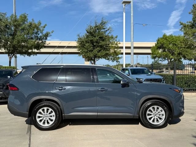 2026 Toyota Grand Highlander - Image 2