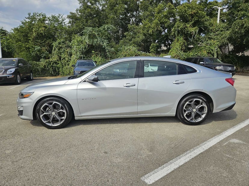 2020 Chevrolet Malibu - Image 2