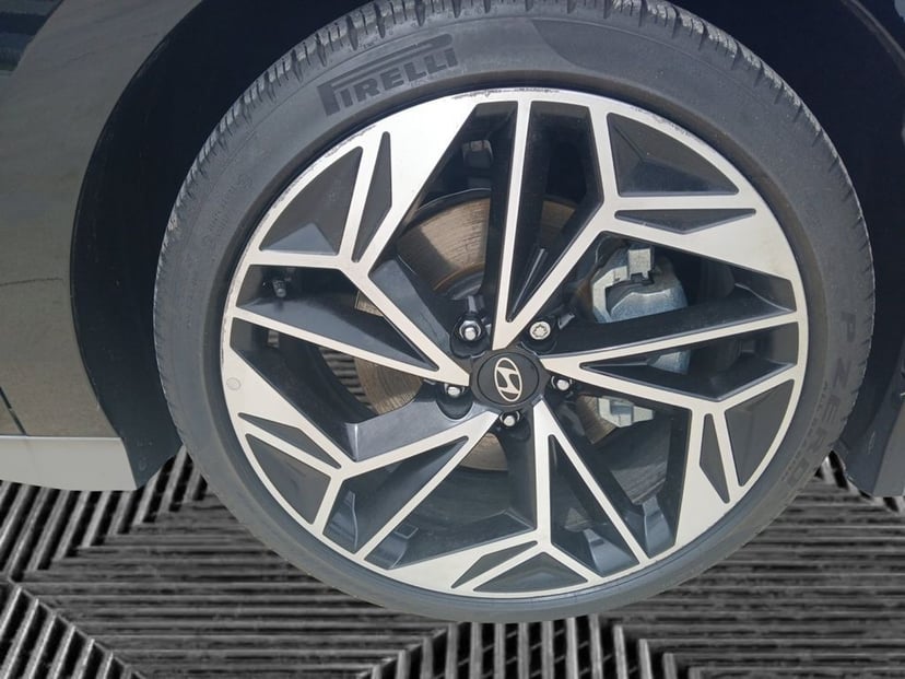 2025 Hyundai IONIQ 6 - Image 3
