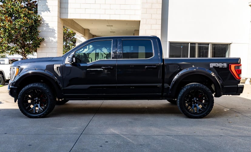2022 Ford F-150 Platinum - Image 2