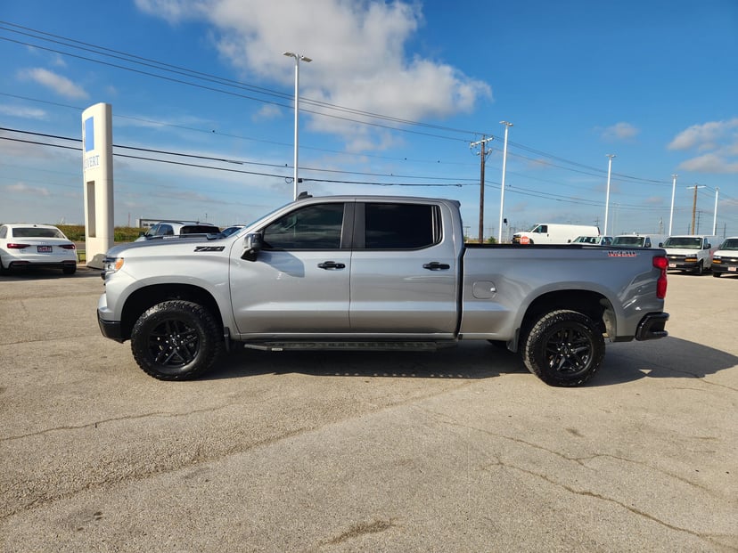 2023 Chevrolet Silverado 1500 - Image 2